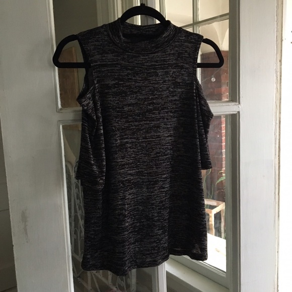 Heather gray cold shoulder top, high collar - Picture 4 of 5