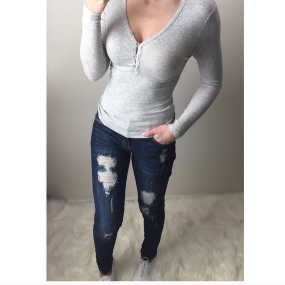 PRICE DROP ⬇️ KELLY Dark Wash Destroyed Denim Jean - Picture 3 of 6