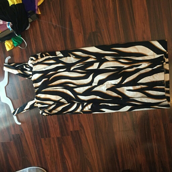 Dress - Picture 2 of 3