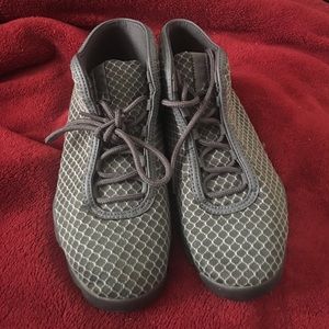 Size 3y Jordan's grey great condition