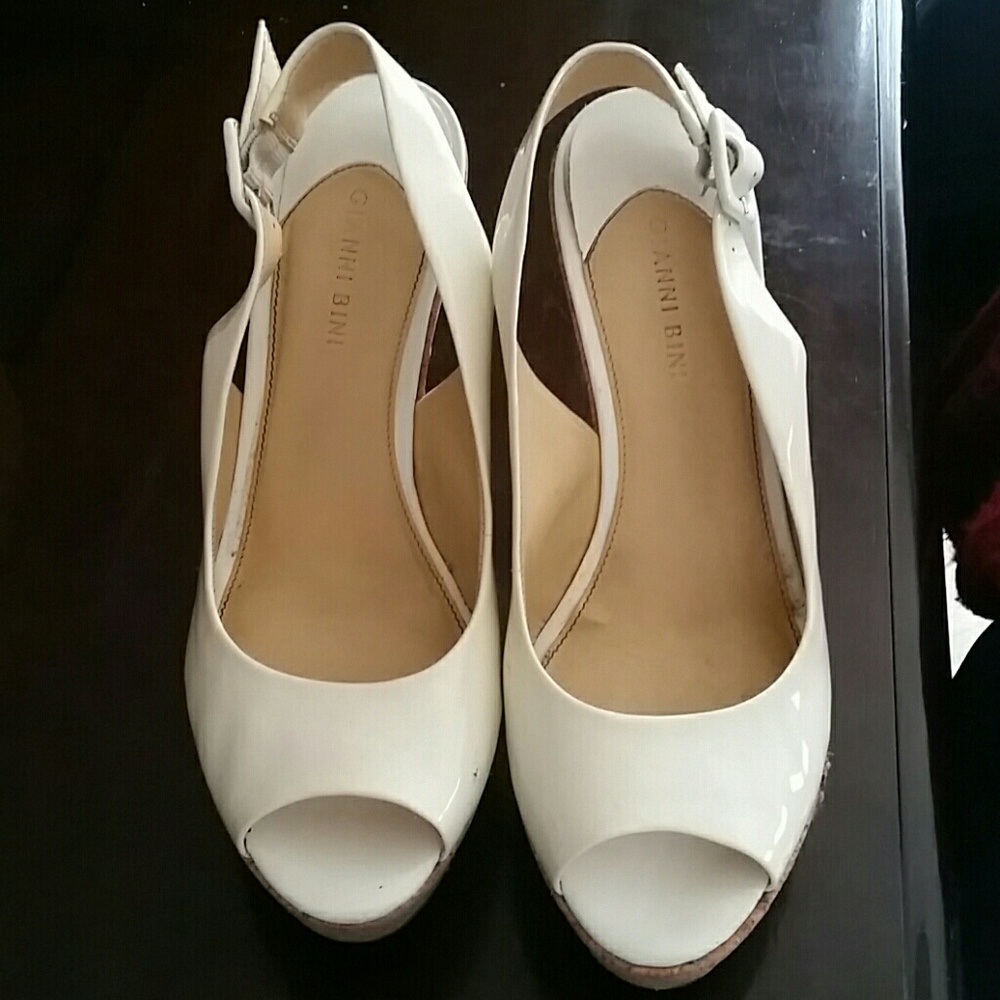 Gianni Bini white wedges