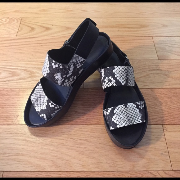 Vince "Marett" platform sandal - Picture 2 of 2