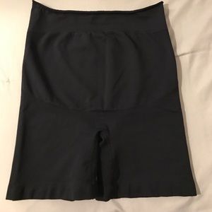 A Pea in the Pod Maternity Spanx!