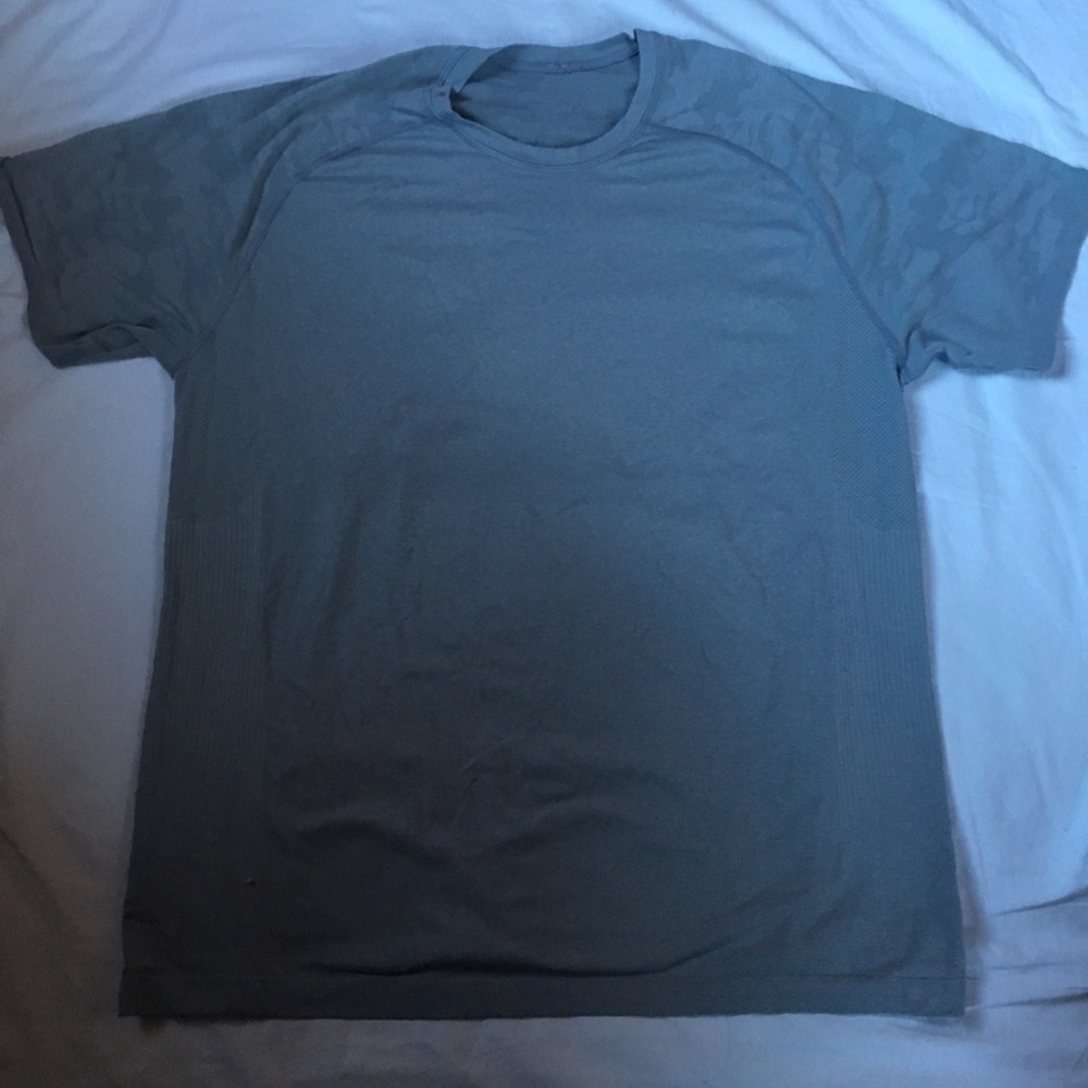 Men's short sleeve shirt // lululemon