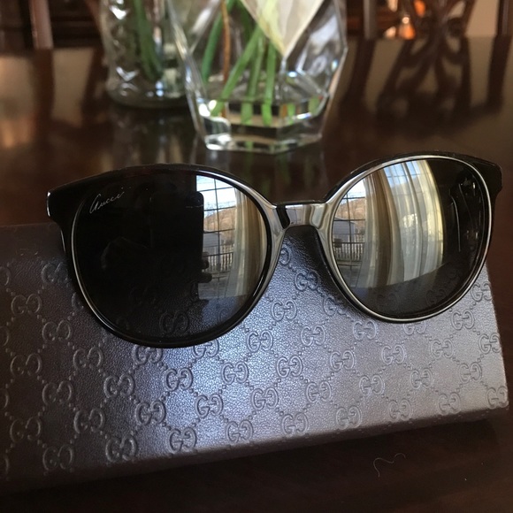 Gucci Sunglasses - Picture 2 of 6