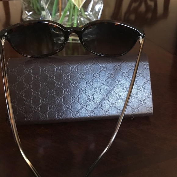 Gucci Sunglasses - Picture 3 of 6