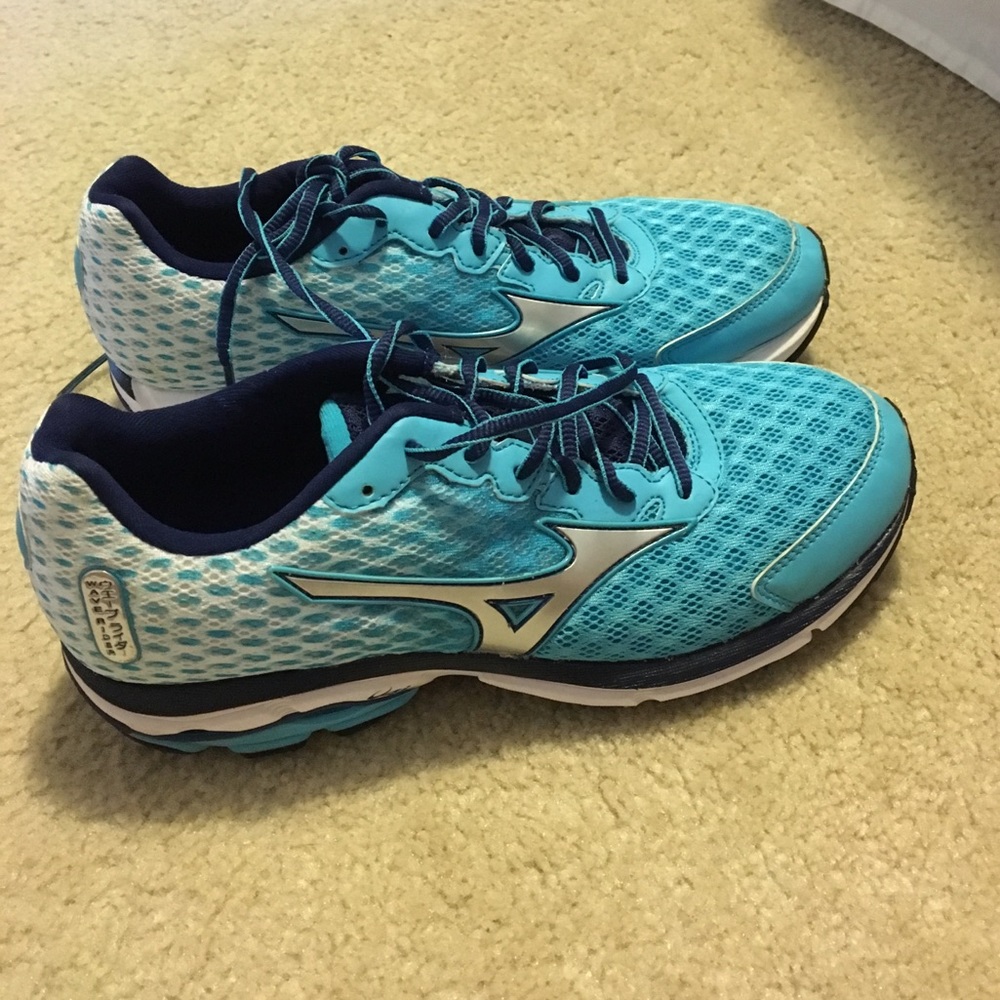 Blue Mizuno running shoes