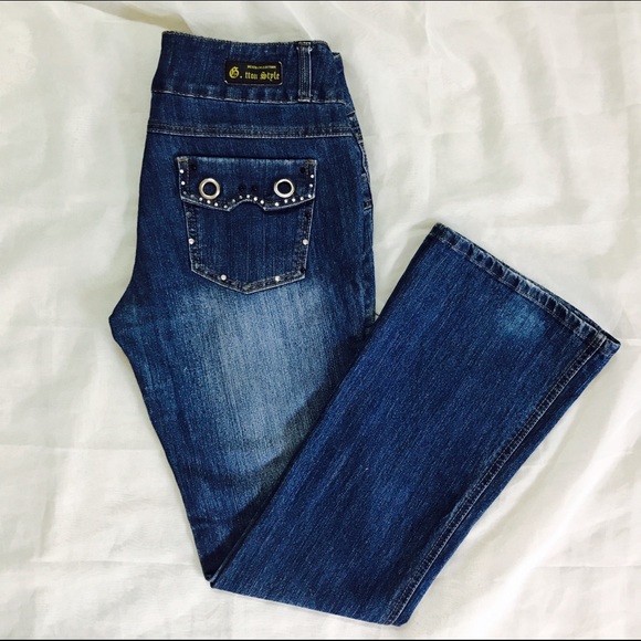 Denim - (13) B tton Style Jeans LIKE NEW