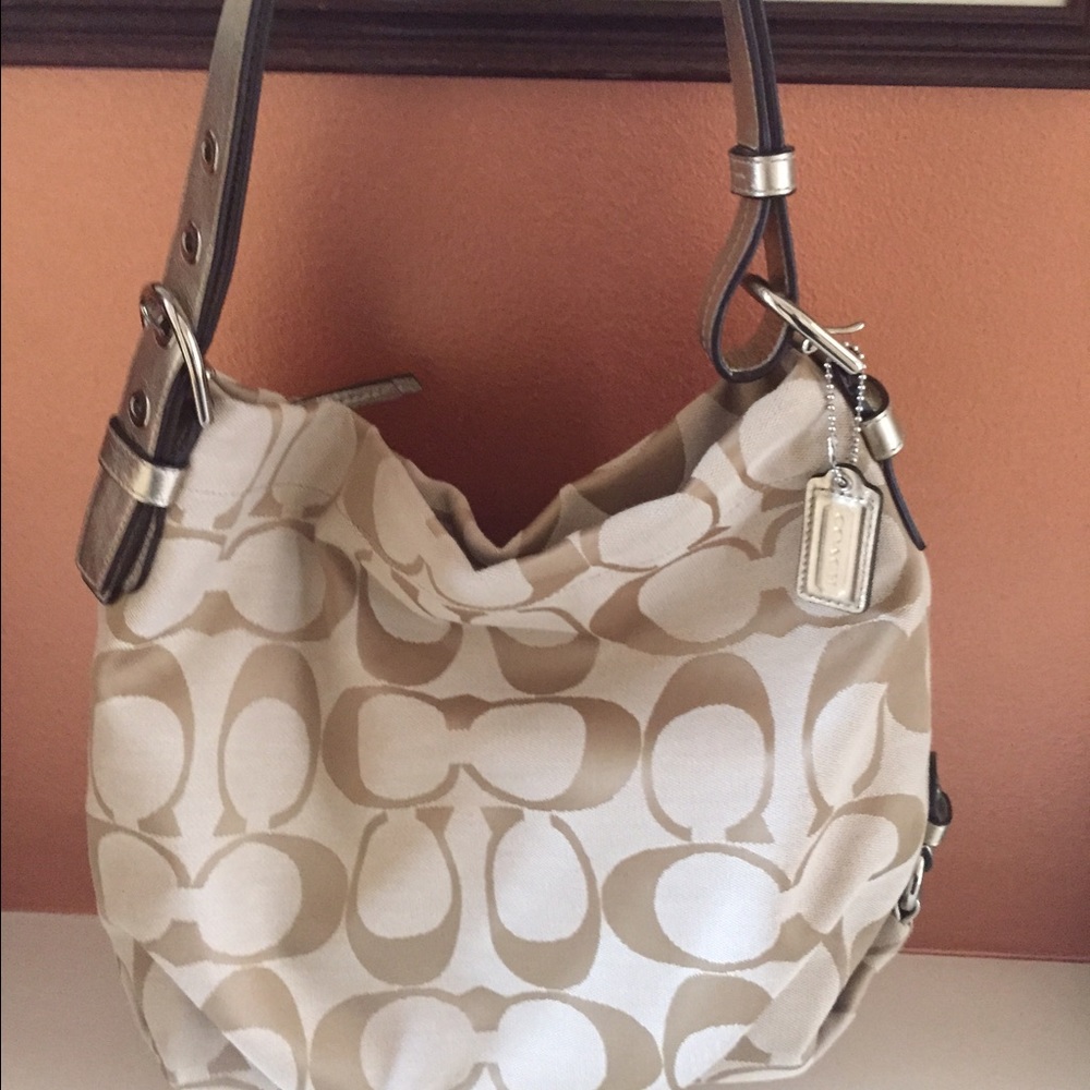 🚫SOLD🚫Coach Signature Purse