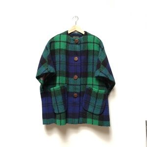 Two day sale!!Vintage Irish wool plaid shawl coat