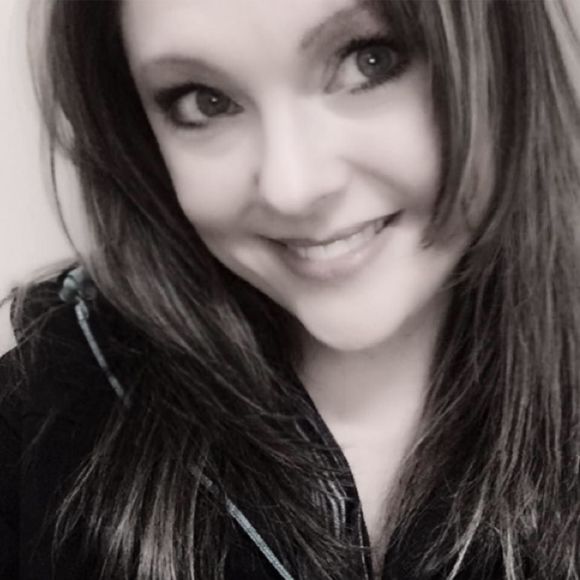 Meet your Posher, Nicole - Picture 1 of 1