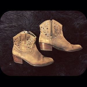 Size 7 Cowgirl Boots