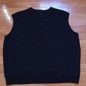 St John sweater. Size L. Excellent condition. St John sweater. Size L. Excellent condition.
