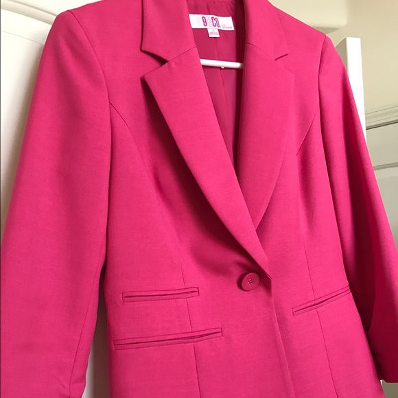 Hot pink blazer! - Picture 2 of 6