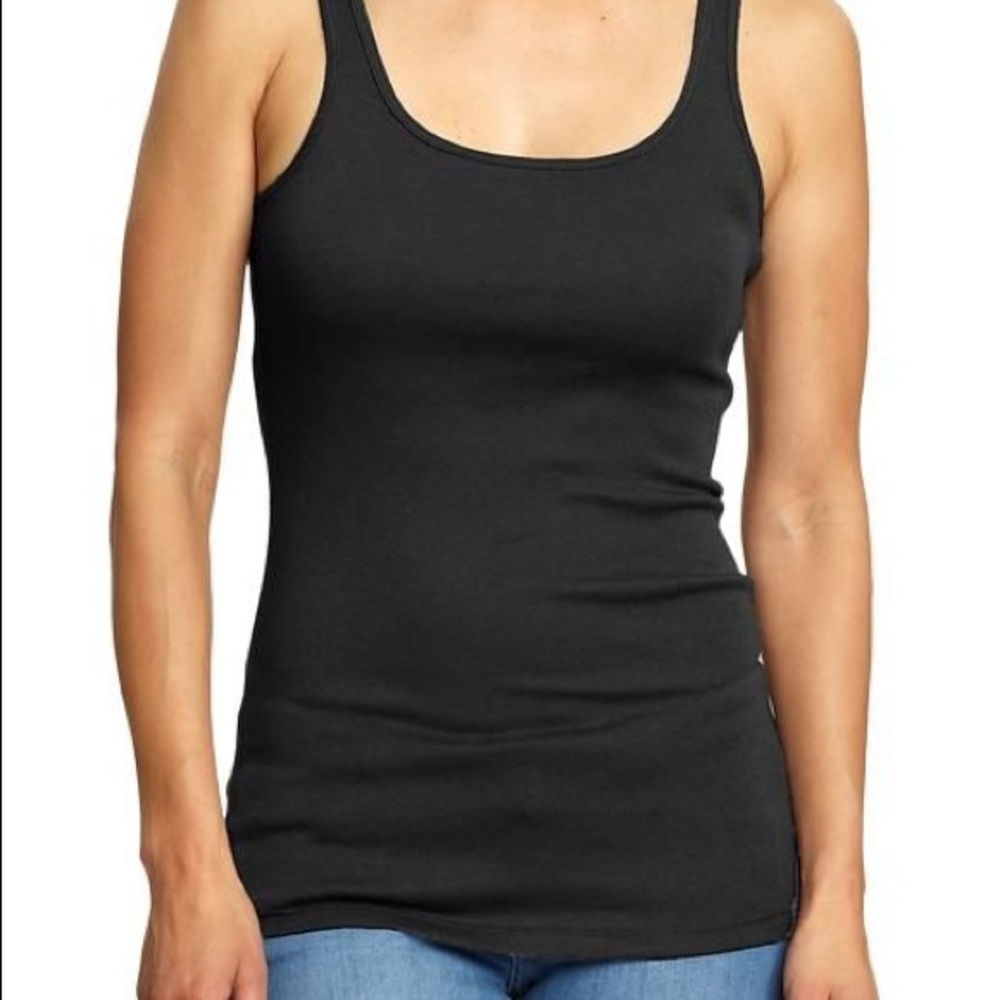 2 Old Navy fitted black tanks!