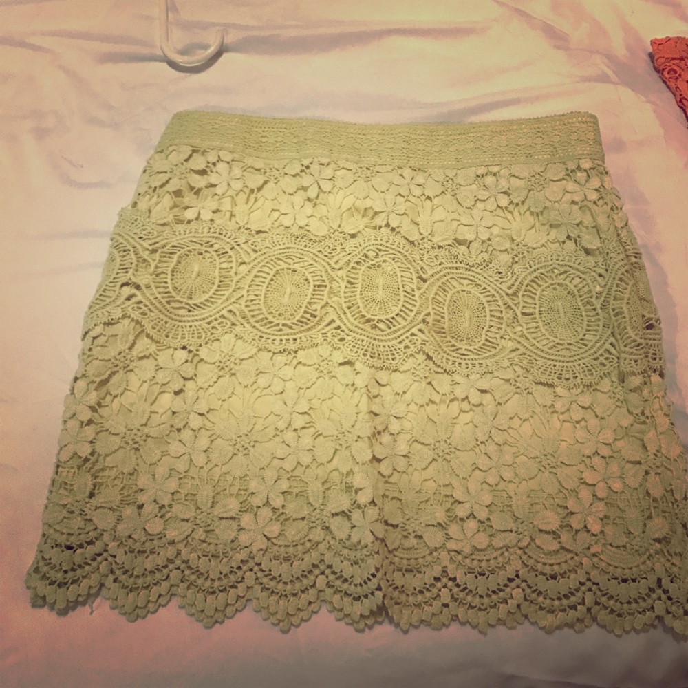 Lace skirt