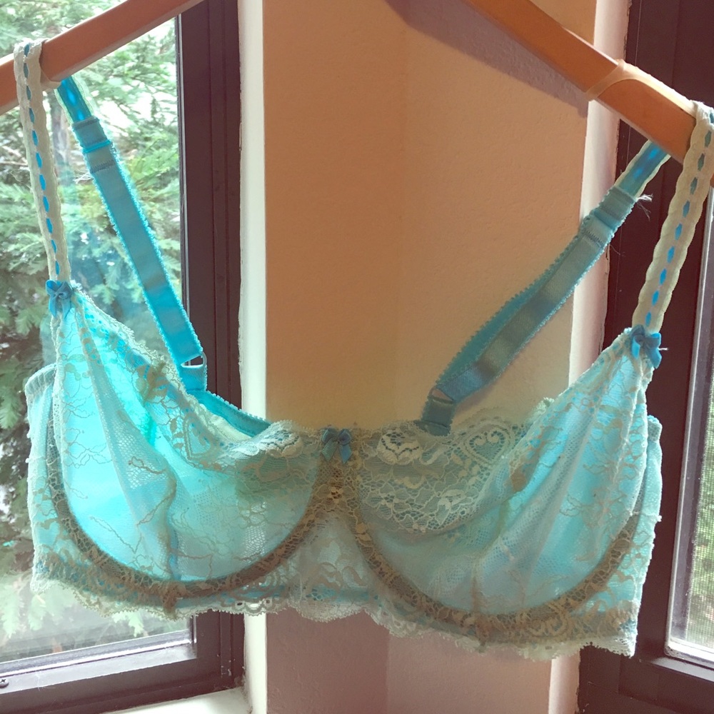 Adore Me unlined lace bra 36D