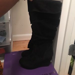 ✨✨NEVER WORN✨✨Knee high wedge boots