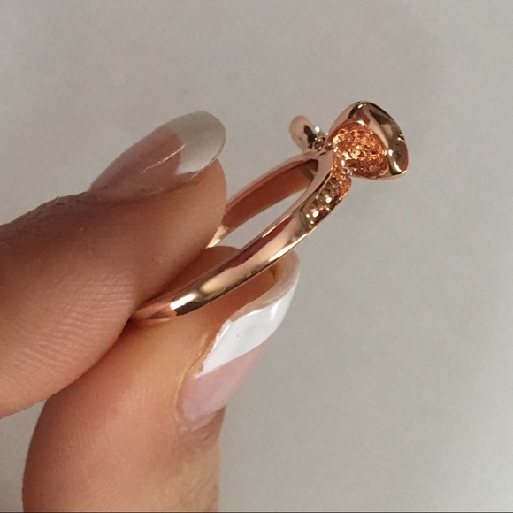 🆕 Rose Gold Pave Bow Ring - Picture 3 of 4