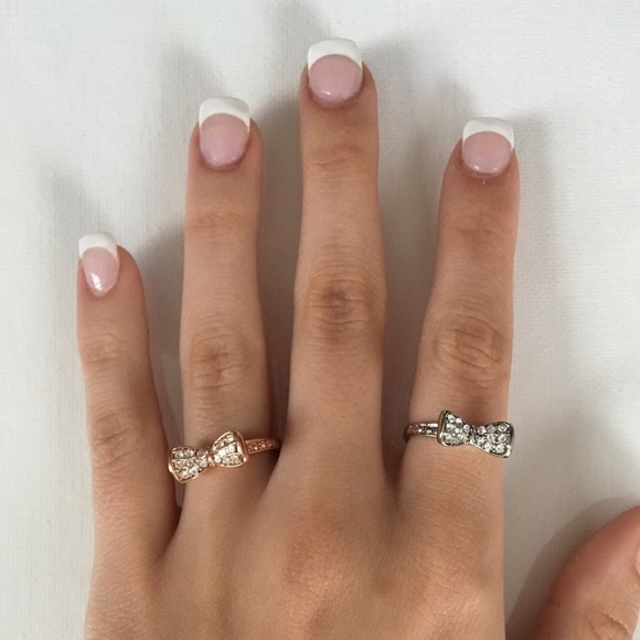 🆕 Rose Gold Pave Bow Ring - Picture 4 of 4