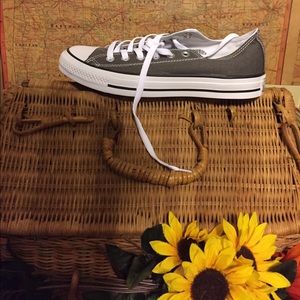 NWT Gray converse