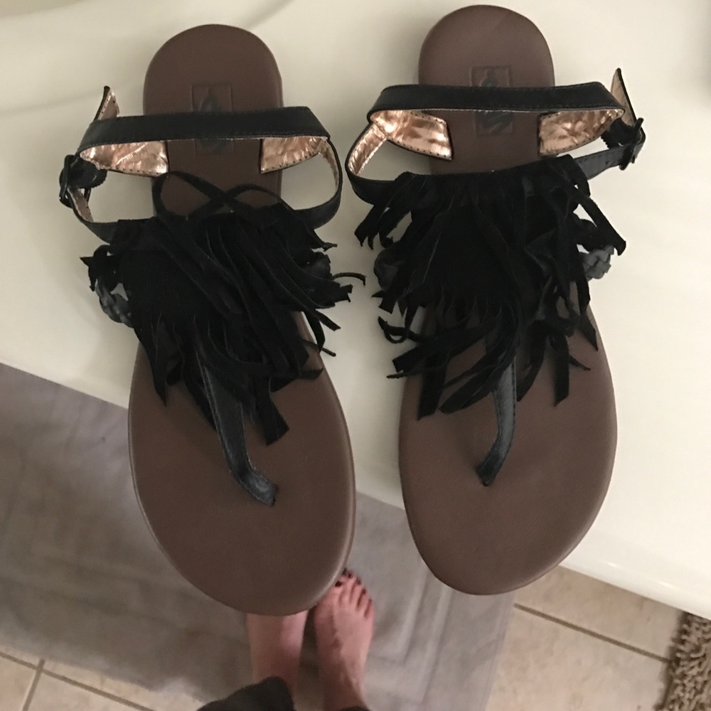 Van fringe sandals