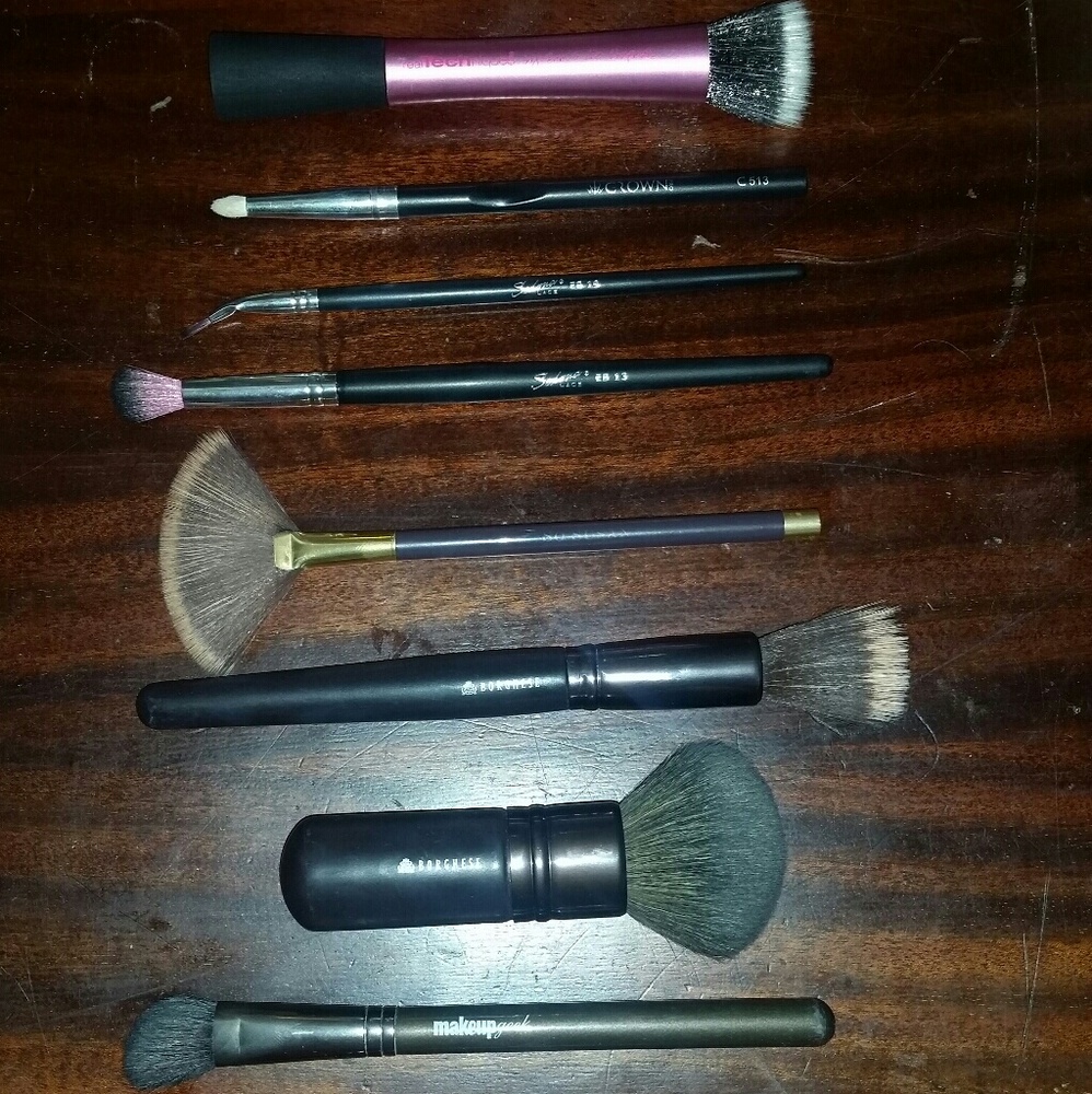 Huge Makeup Brush Bundle - Picture 1 of 8