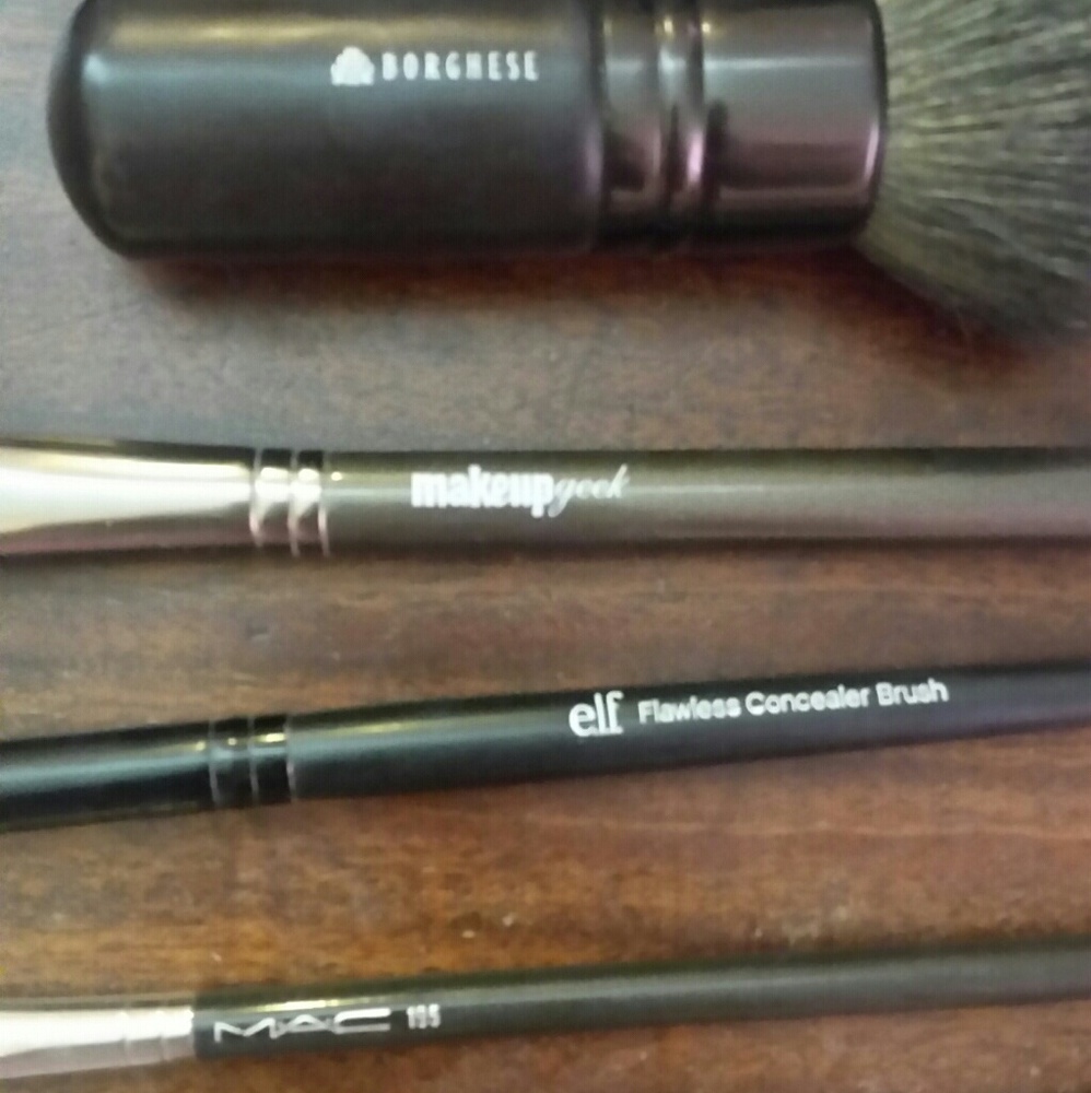 Huge Makeup Brush Bundle - Picture 8 of 8