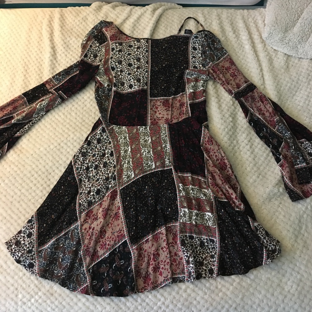 American Eagle Bell Bottom Sleeve Dress