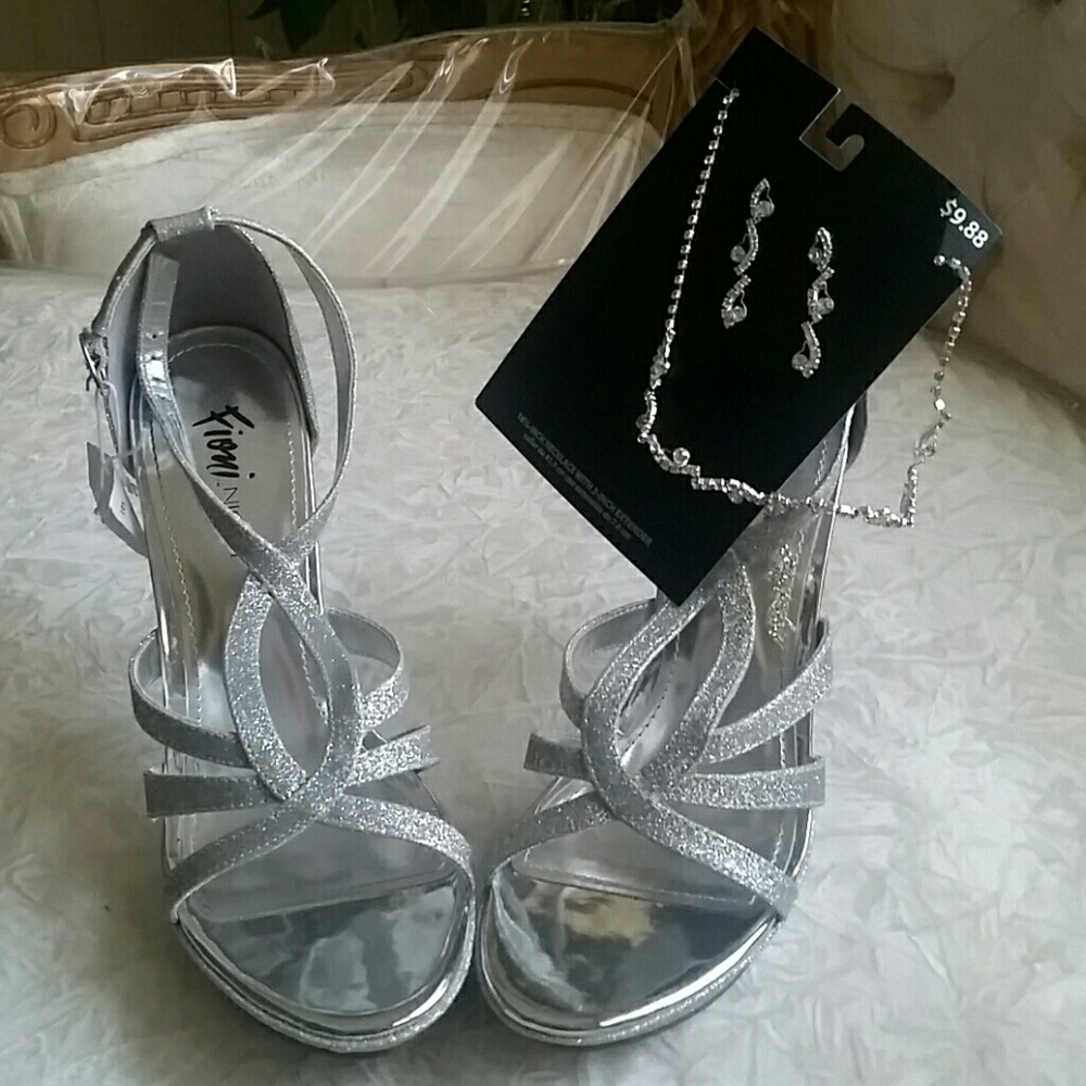 Ladies shoes great for a special occasion