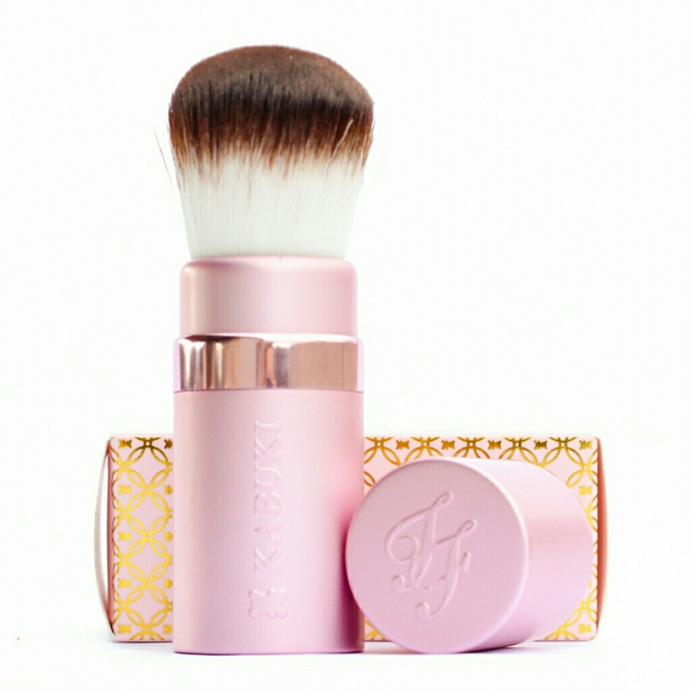 Too Faced Kabuki Brush