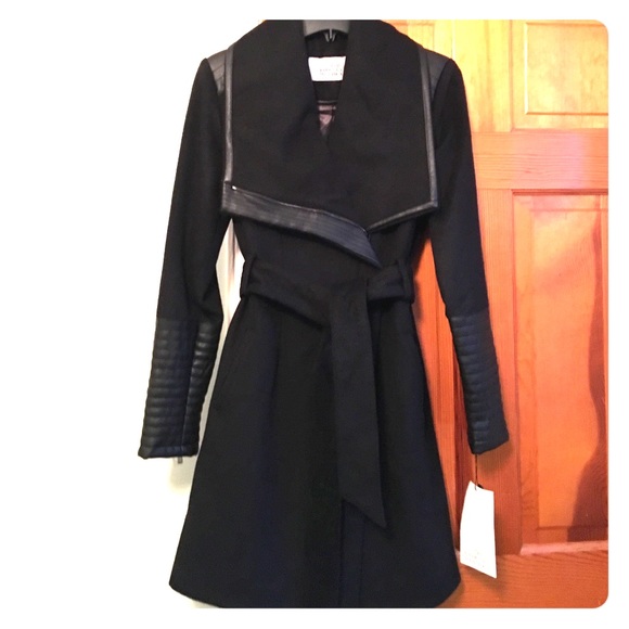 Badgley Mischka Jackets & Blazers - Badgley Mischka Lorian Coat