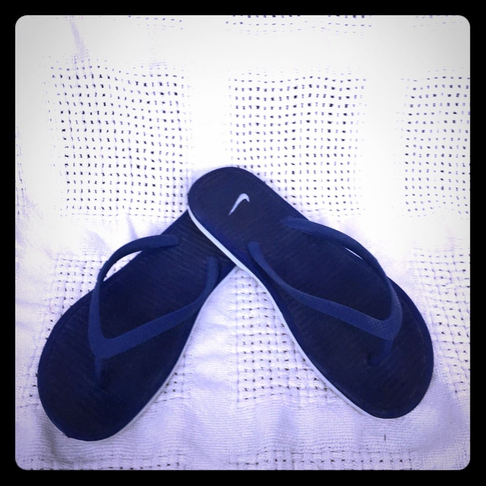 Nike Navy Blue Flip Flops. Size 8.