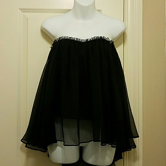 Blaque Label  Tops - Beautiful black flowy strapless top