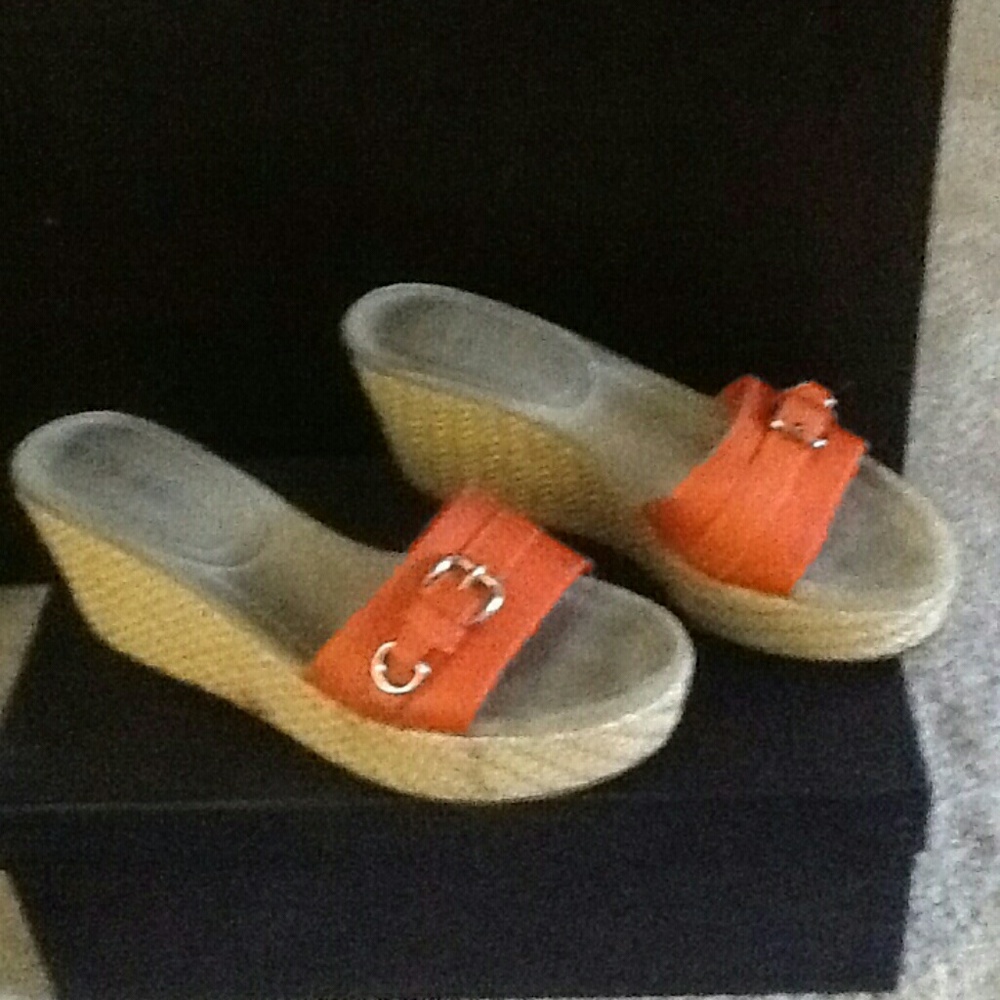 PRADA -WOMEN SLIDE ON SANDALS