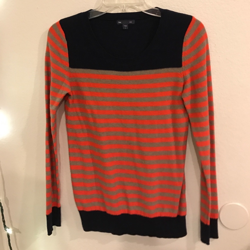 Gap pullover sweater