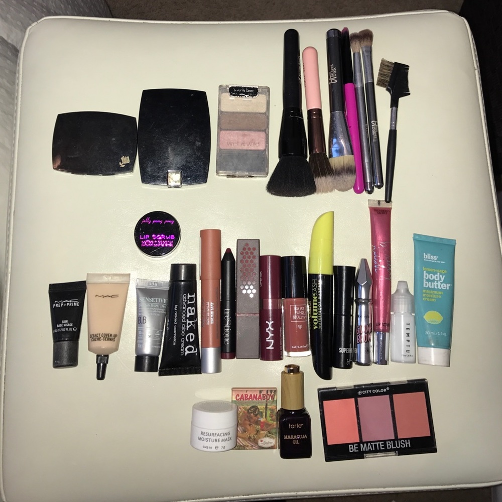 MAKE UP GALORE!!!!