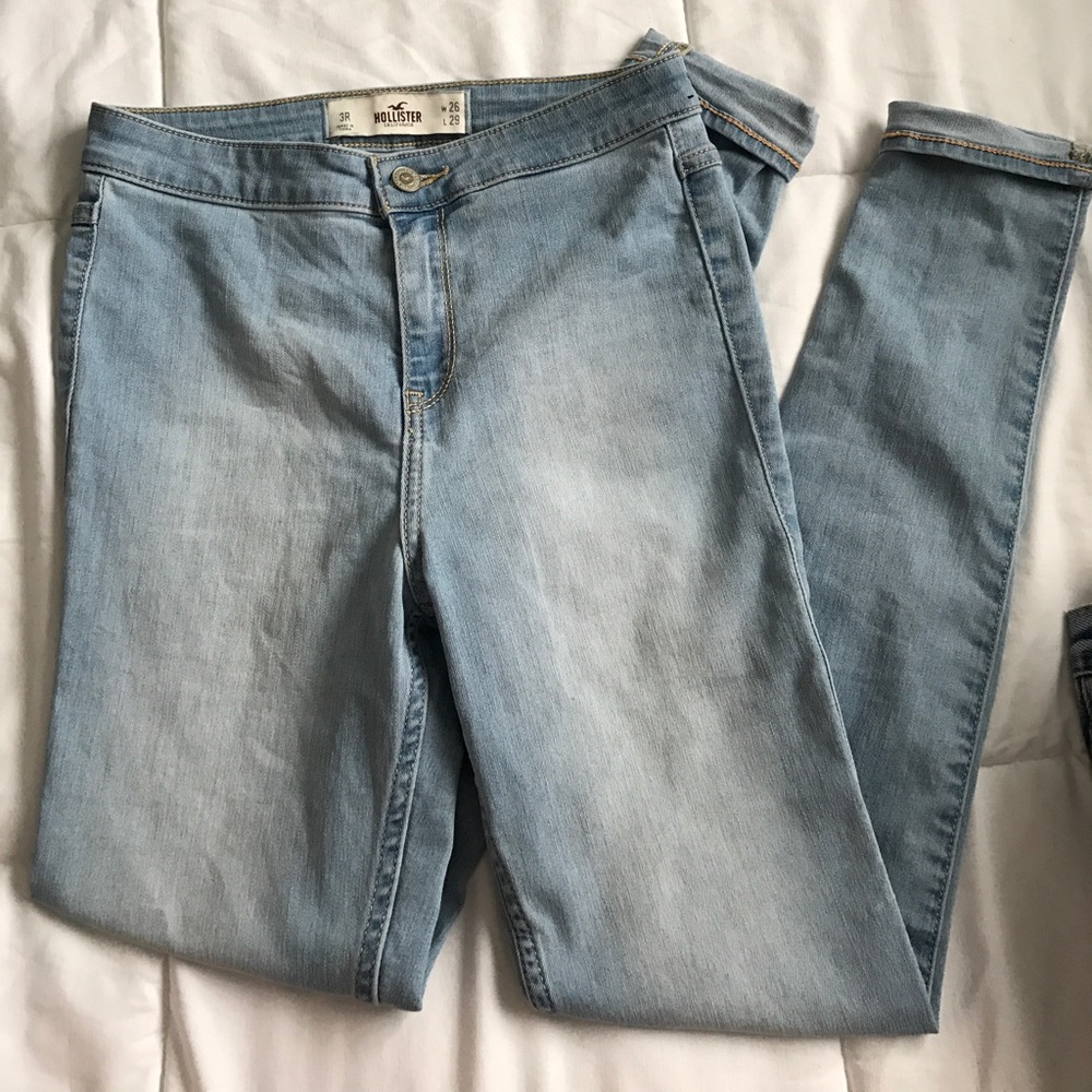 Hollister high waisted jeans👖