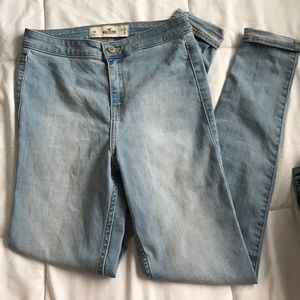 Hollister high waisted jeans👖
