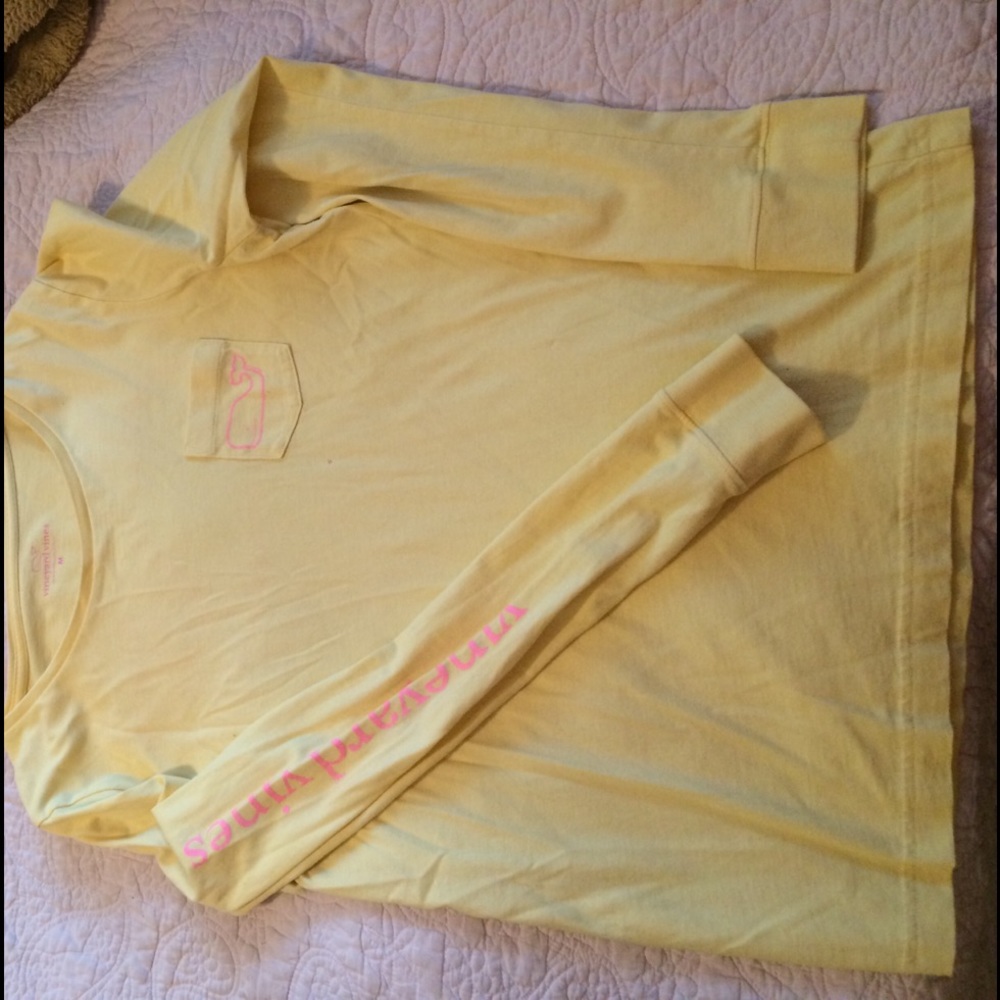 Women's long sleeved vineyard vines tshirt