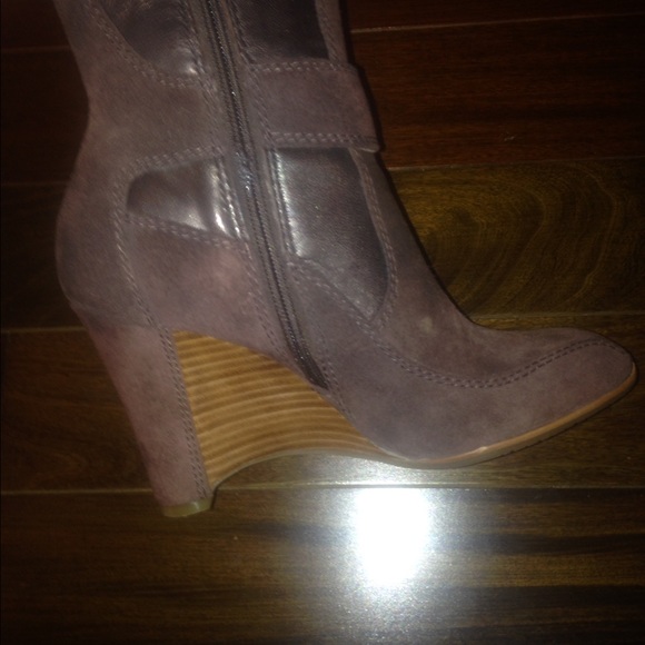 Donald J Pliner Boots - Picture 4 of 5