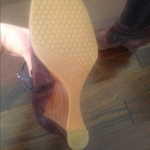 Donald J Pliner Boots - Picture 5 of 5