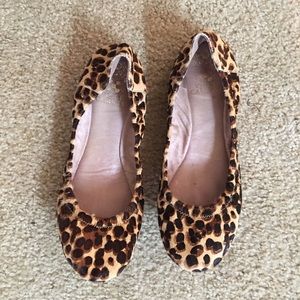 Vince Camuto leopard flats 7.5