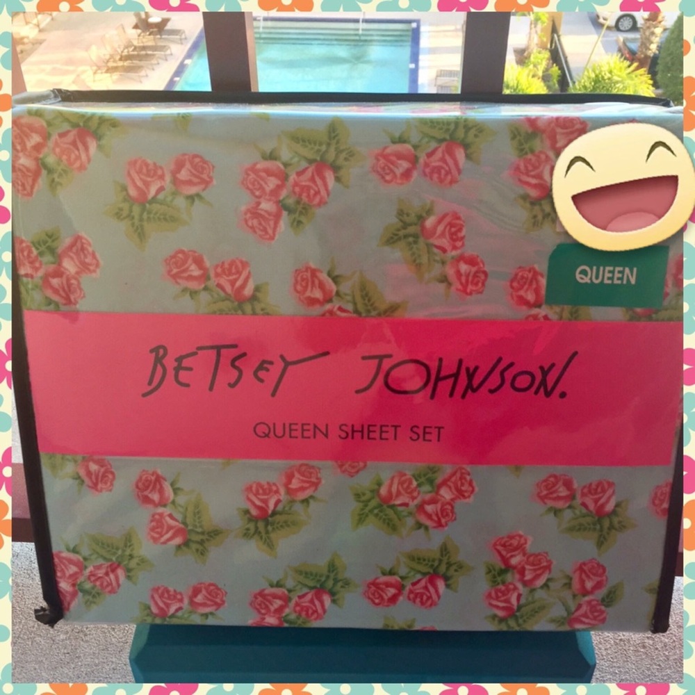 Betsey Johnson Aqua Floral Vine Queen Sheet Set - Picture 2 of 8