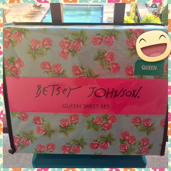 Betsey Johnson Aqua Floral Vine Queen Sheet Set - Picture 2 of 8