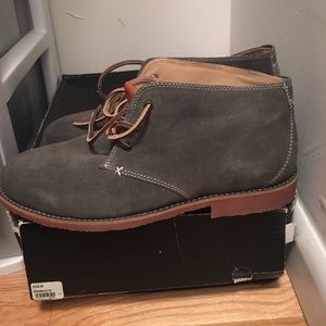 ✨NEVER WORN✨🙌🏾Grey Ankle casual suede boot shoe