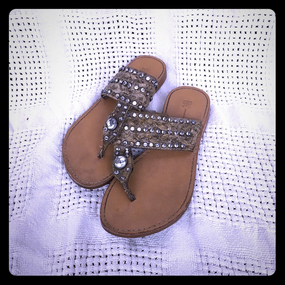 International Concepts Flip Flops. Size 6.