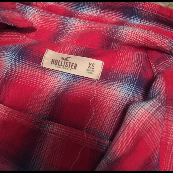 Hollister button-up - Picture 2 of 2
