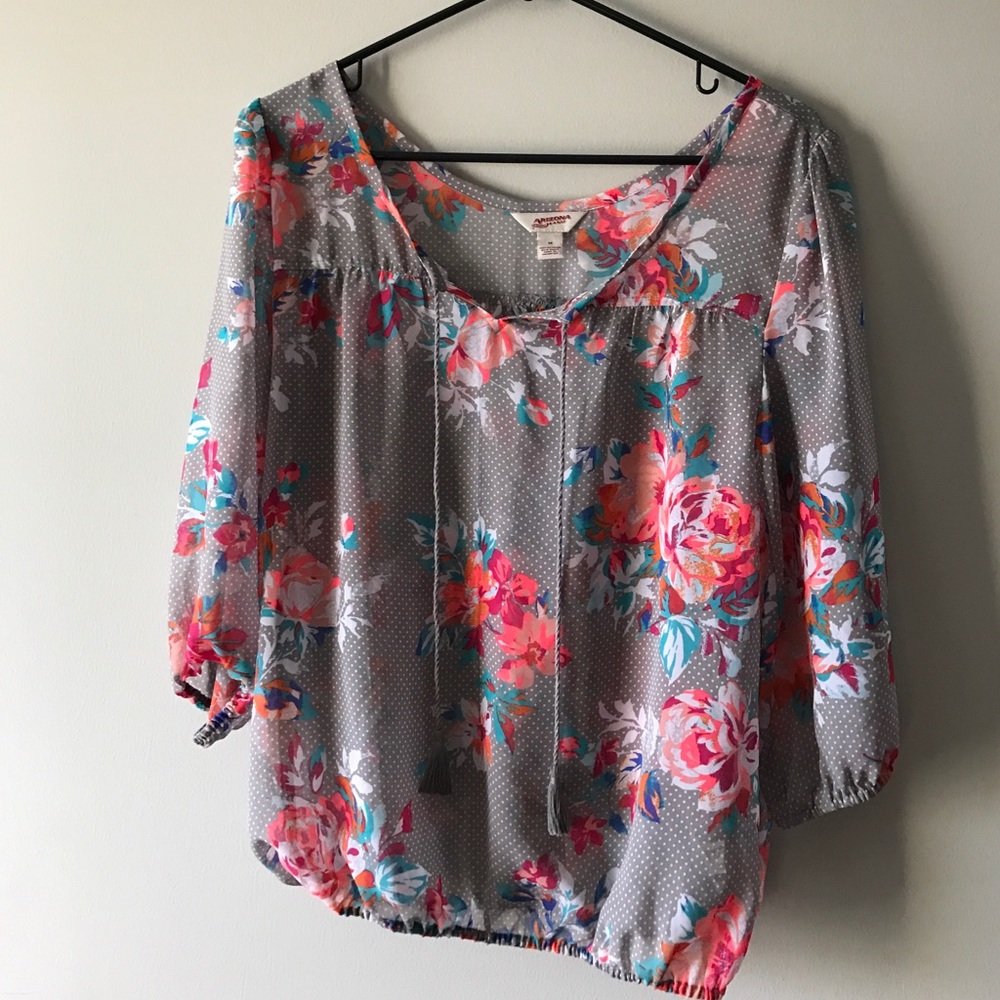 Quarter sleeve, light weight blouse