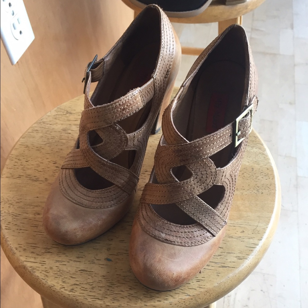 Unique camel heels